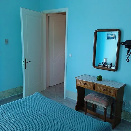 Perdikionia アパート トラペザキ