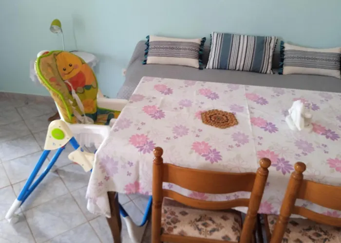 شقة Perdikionia *